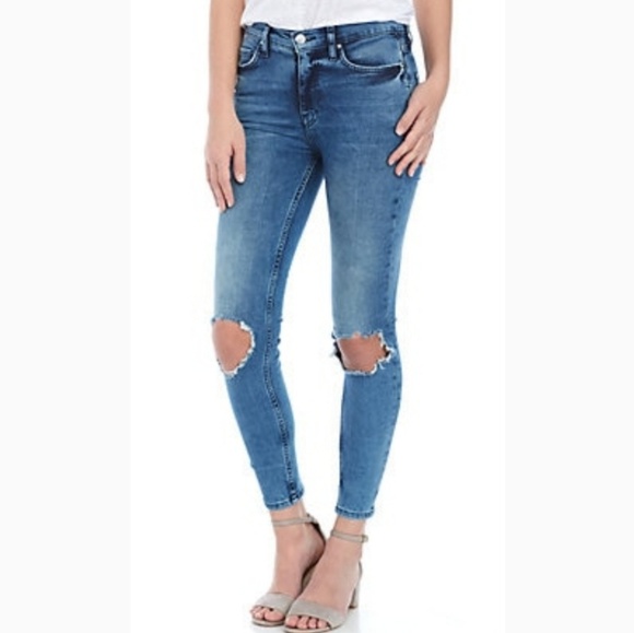 Free People Denim - HP!🏆Free People Busted Skinny Jeans Size 32